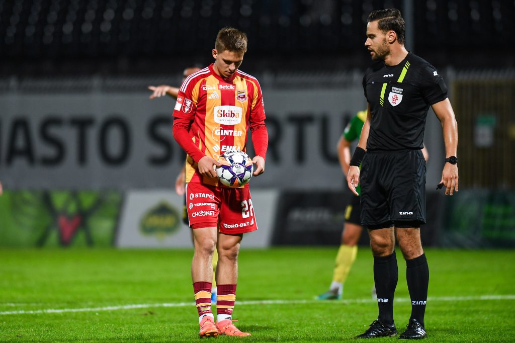 Karol Wójcik sędzią głównym meczu z Wartą Poznań