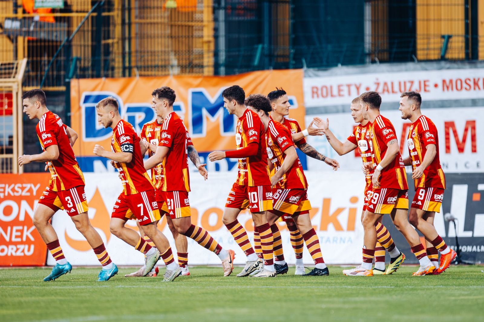 Zwycięstwo z Wartą 2:1! Chojniczanka wygrywa w pierwszym domowym meczu sezonu 2025/26