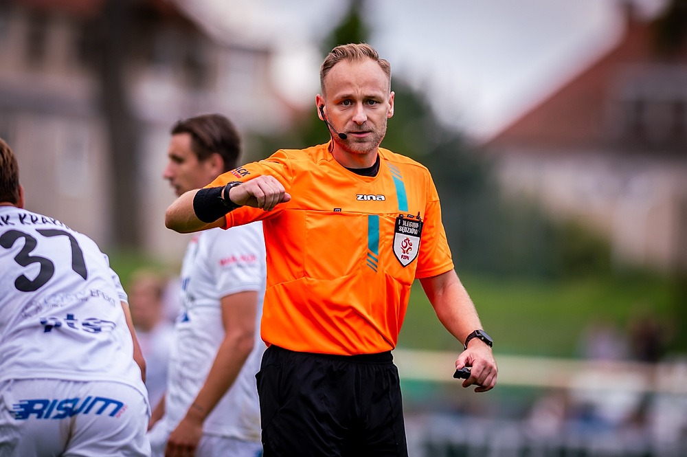 Paweł Wrzeszczyński sędzią meczu z Hutnikiem Kraków
