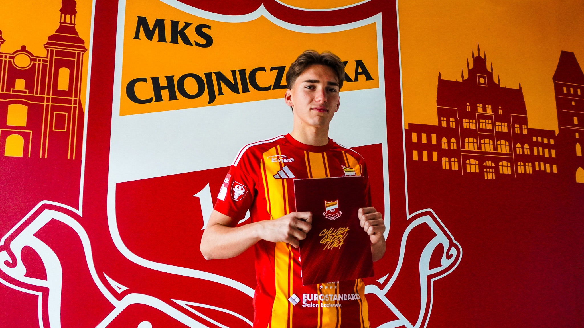 Mateusz Morek z profesjonalnym kontraktem