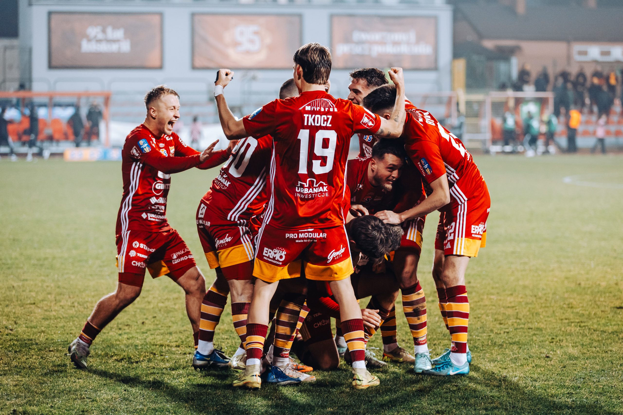 Chojniczanka w ćwierćfinale! Chojniczanka – Korona Kielce 1:1 (rz. k. 4:3).