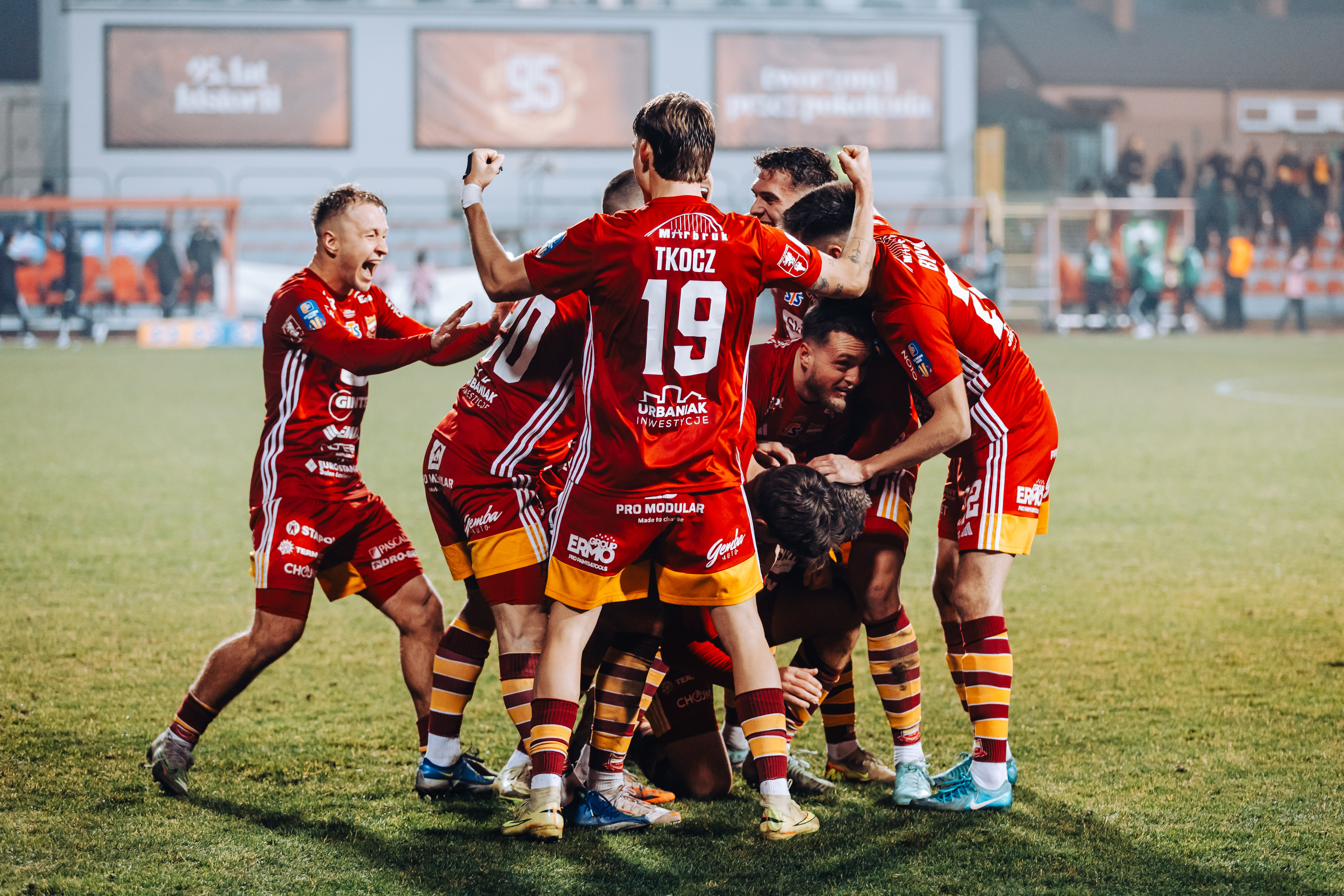 Chojniczanka w ćwierćfinale! Chojniczanka – Korona Kielce 1:1 (rz. k. 4:3).