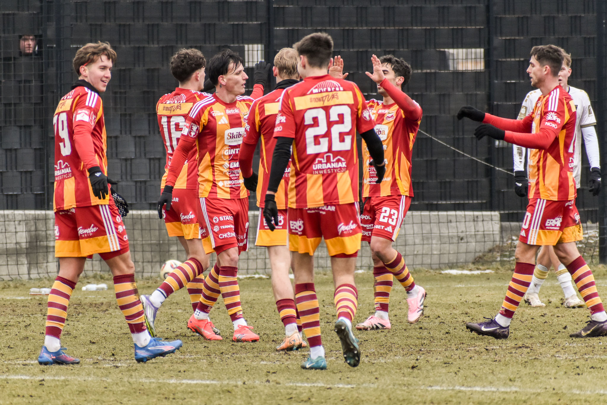 Dwa sparingi Chojniczanki na Modraku